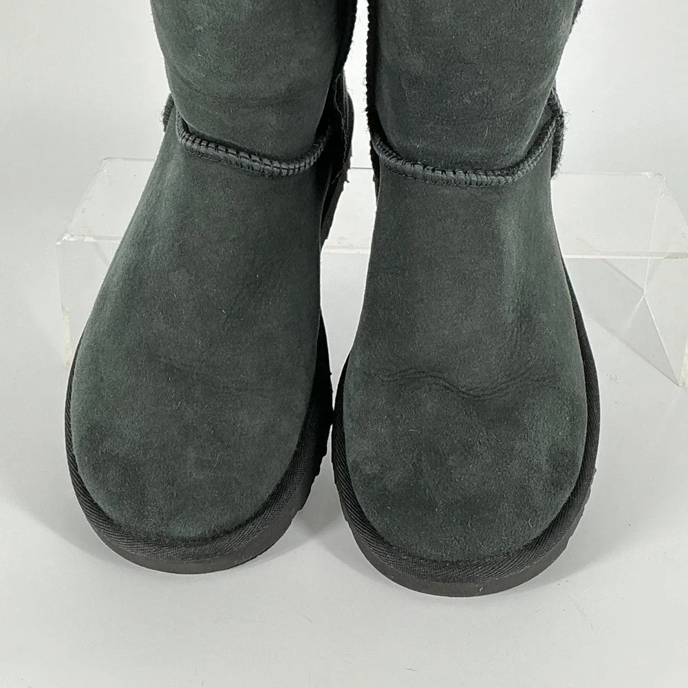 UGG Australia Size 6 Classic Short II Boots‎ Black Suede Sheepskin Lined Women